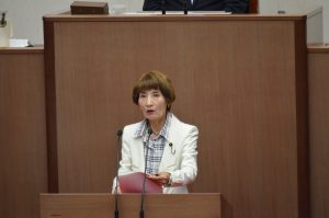 柳下礼子県議が平成２９年度決算に反対討論