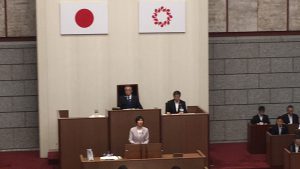 秋山もえ県議の6月定例会本会議質問④