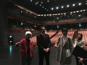 故蜷川幸雄さんが愛したさいたま芸術劇場を視察