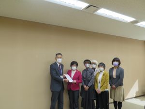 県職員の積極的な女性幹部登用を求めて申し入れ