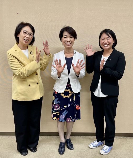 3人の県議団でがんばります。