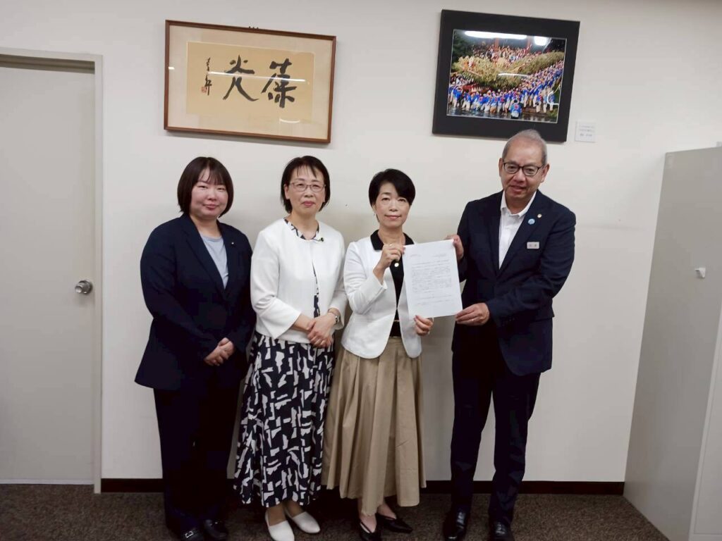 耐え難い猛暑・・・県立学校体育館・特別教室にエアコンを