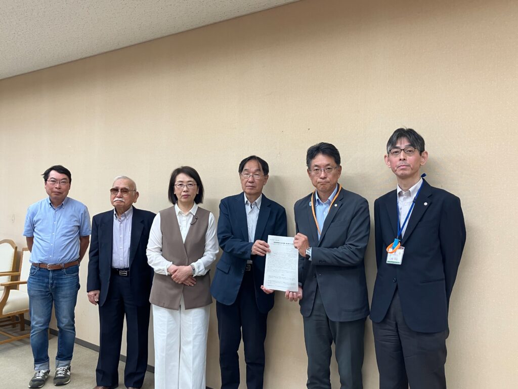 人材確保のため介護職員の大幅賃金アップを