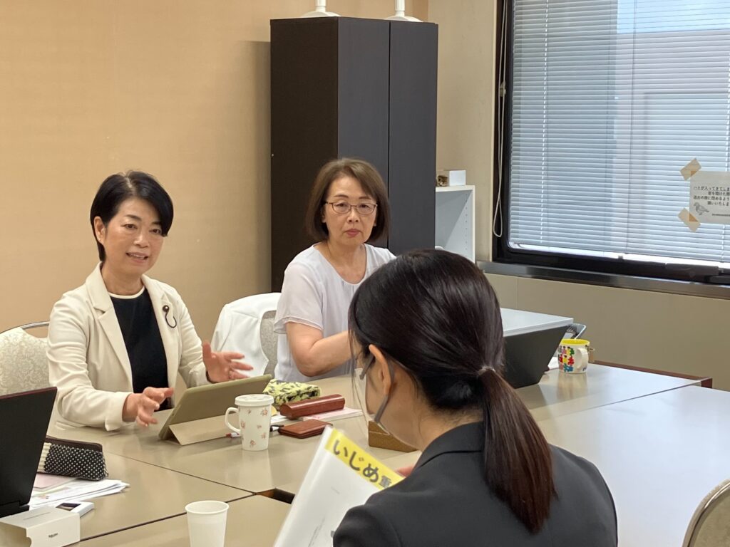 いじめ被害者を守ることが最優先ーいじめ当事者の会と懇談